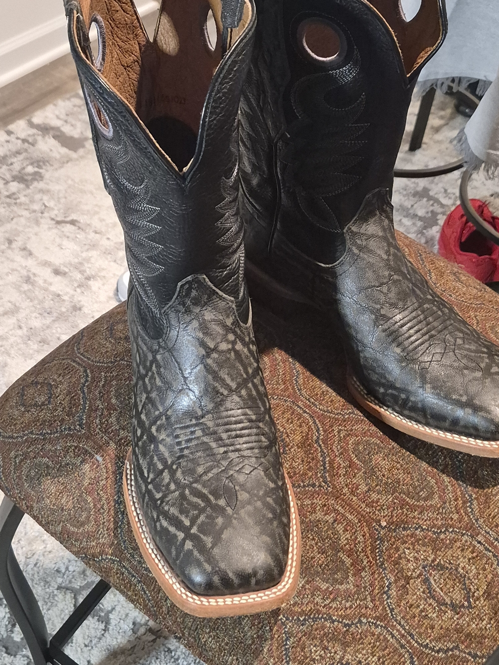 Men's Black Western Cowboy Boots with Distressed Pattern - Picture 4 of 11
